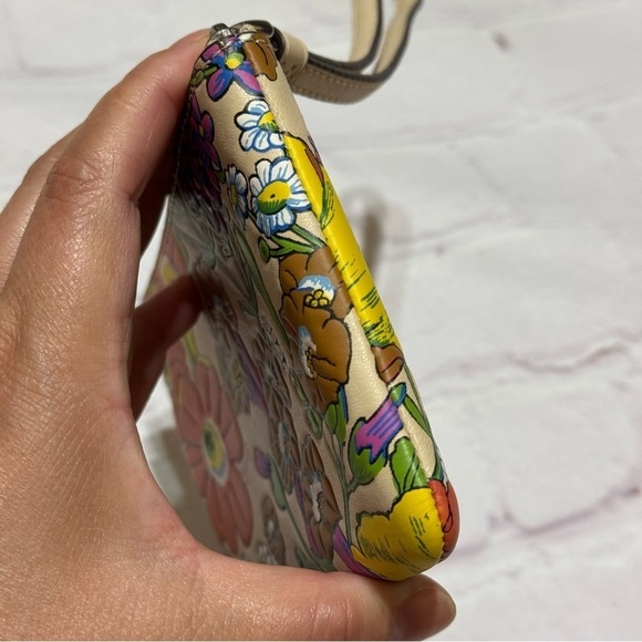 COACH Corner Zip Wristlet In Brown Signature Canvas With Wildflower Print nwt - Picture 5 of 14